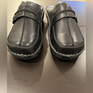 Propet Jana Slip on Clog/Mule.  Women’s 11 2E-Black Leather Mules-NIB